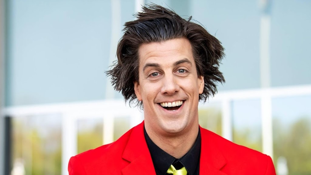 Snollebollekes-Rob doneert 200 boeken aan zorgcentrum