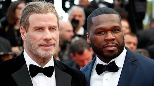 John Travolta en 50 Cent gooien samen de heupen los