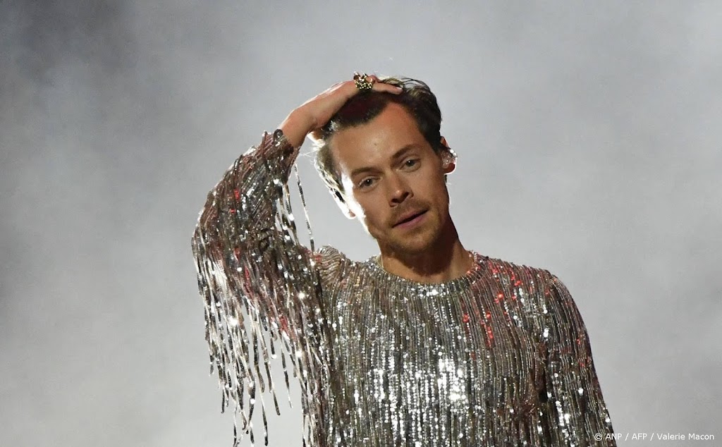 Styles onder luid gejuich ontvangen in ArenA bij aftrap tournee