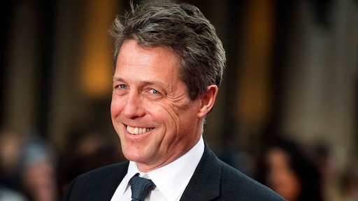 Hugh Grant spreekt zich fel uit tegen social media