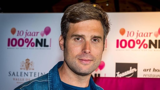 Nick Schilder laat zich testen op corona