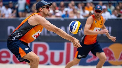 Staande ovatie bij emotioneel afscheid beachduo Brouwer/Meeuwsen