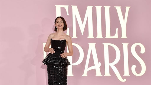 Lily Collins wil met nieuw seizoen Emily in Paris naar Tokio