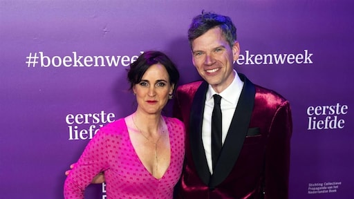 Janine Abbring stuurt Jeroen Wollaars appjes tijdens Nieuwsuur: 'Broek uit'