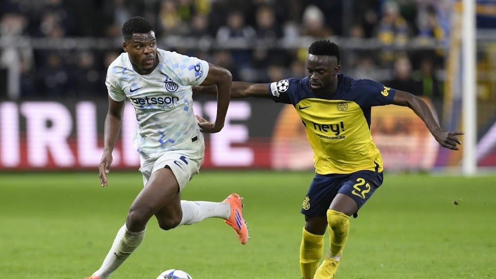 Oranje-international Dumfries geopereerd aan linkerenkel