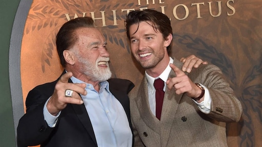 Patrick Schwarzenegger legt zijn 'vreemde' personage in White Lotus uit