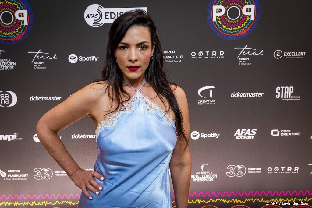 Caro kondigt nieuw album aan