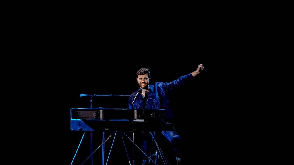 Arcade galmt door straten uit diverse klokkentorens