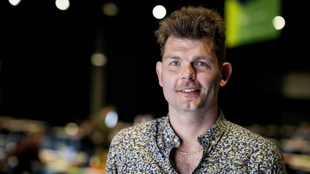 Sander Lantinga neemt geen blad voor de mond als songfestivalcommentator