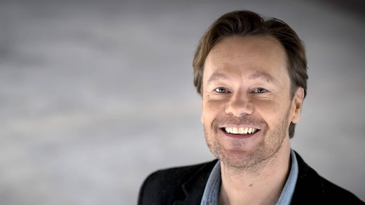 Gijs Staverman legt vape weg tijdens Stoptober