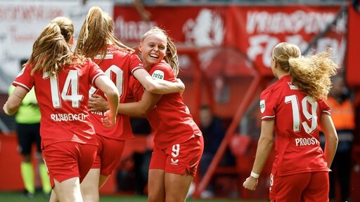 Voetbalster Ravensbergen van kampioen Twente 'supertrots op team'