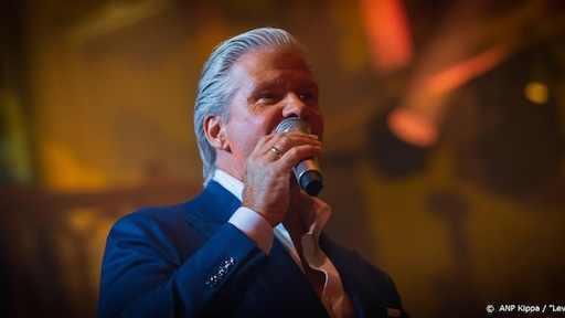 Dries Roelvink in tranen na laatste column op Radio 1