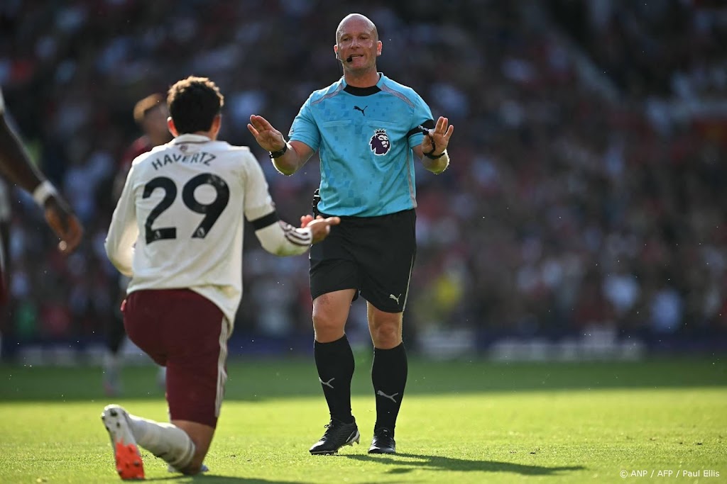 Arsenal opent seizoen met zege bij Manchester United