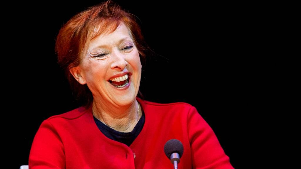 Loes Luca laat zich niet met vreemde man betrappen