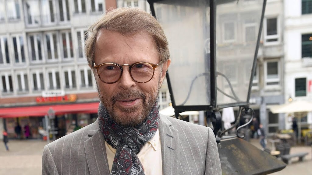 ABBA-lid Björn Ulvaeus deelt gratis schoolboeken uit
