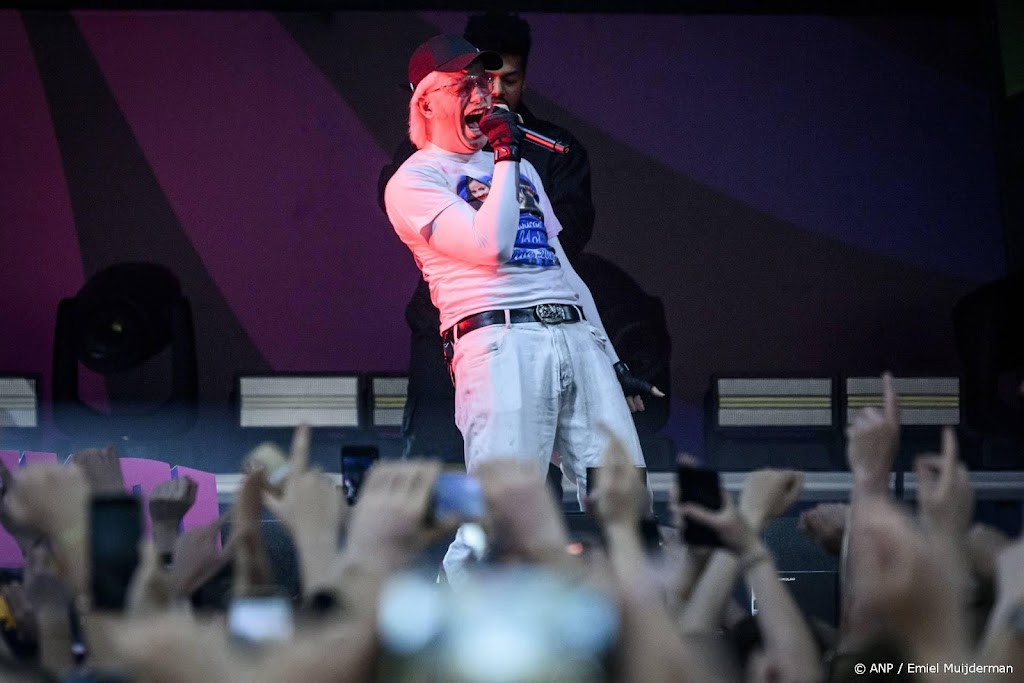 Joost Klein kondigt wereldtournee aan voor 2026