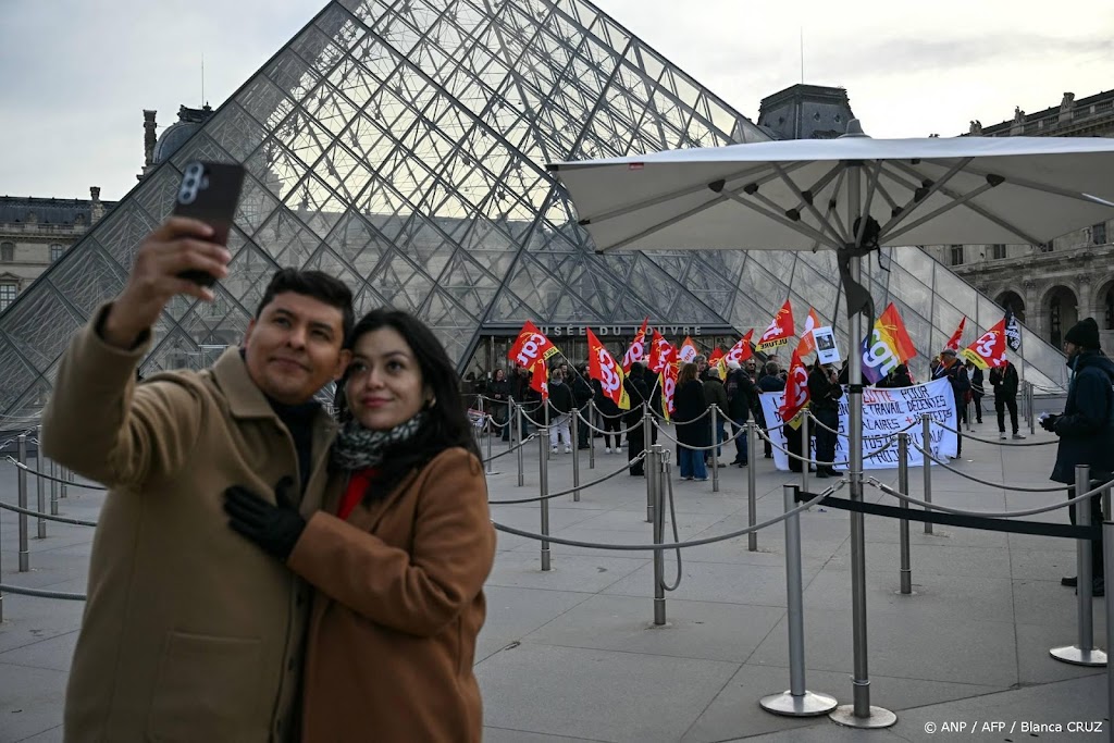 Louvre toch gedeeltelijk open ondanks staking