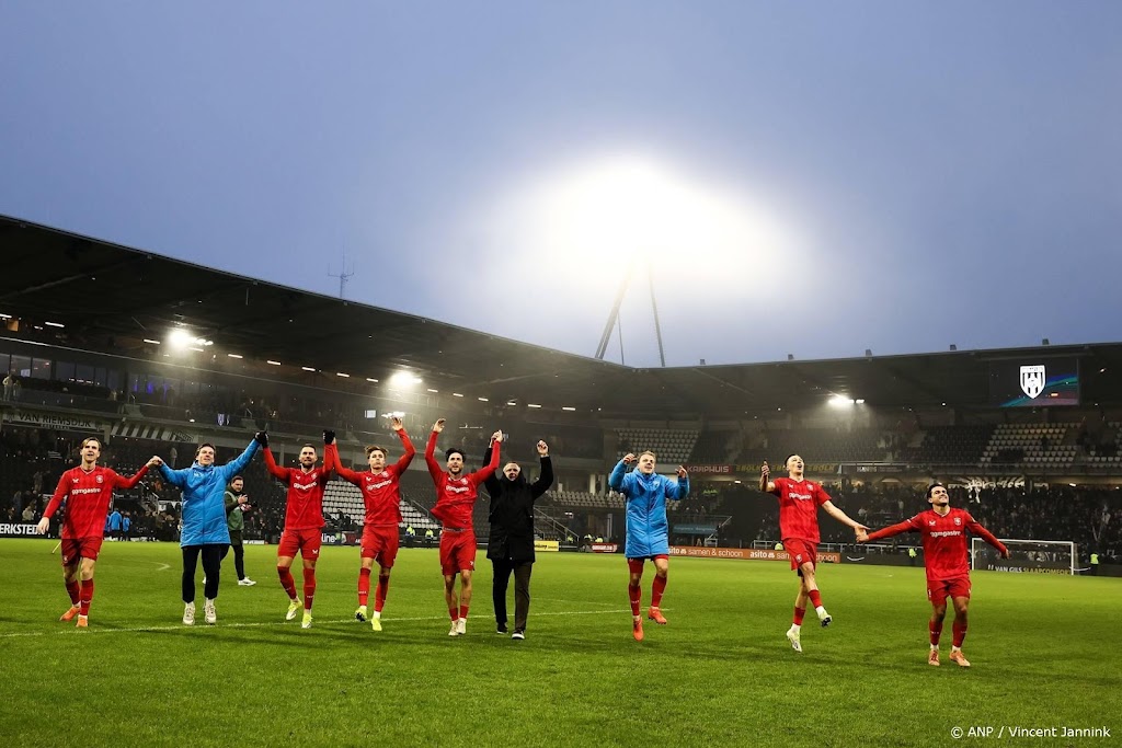 FC Twente wint verhitte derby op bezoek bij Heracles in Almelo