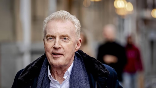 André van Duin krijgt eigen duin cadeau van Radio 10