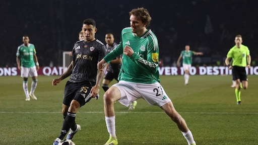 Gordon helpt Newcastle met vier treffers aan 6-1-zege bij Qarabag