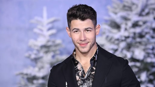 Nick Jonas in ziekenhuis vanwege gebroken rib