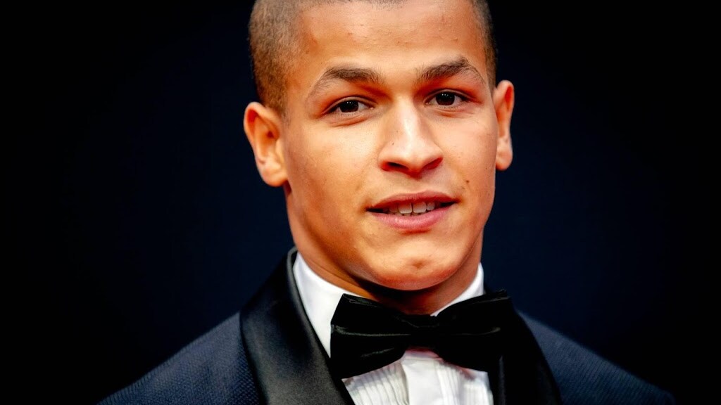 Bilal Wahib ontvangt gouden plaat voor Video Vixen