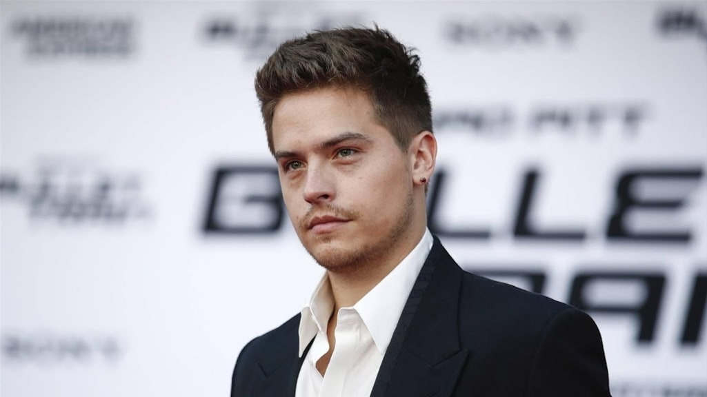 Acteur Dylan Sprouse in het huwelijksbootje gestapt met Barbara Palvin
