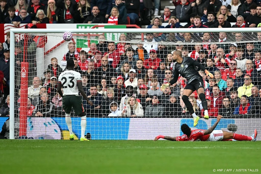 Chelsea premagala Nottingham Forest pred tekmo z Ajaxom, Wolfsburg s Paulom Simonisom pa izgublja