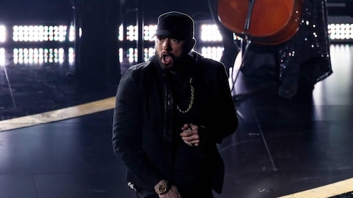 Eminem haalt uit naar Mariah Carey en Billie Eilish