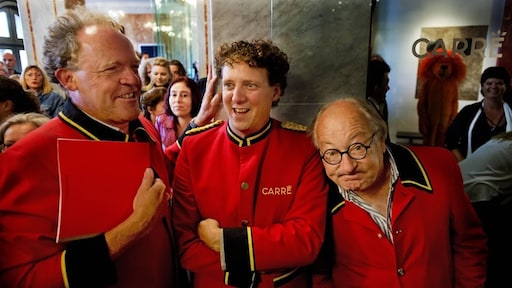 Bert Visscher en Jochem Myjer klussen bij in 'kapsalon' Komedie