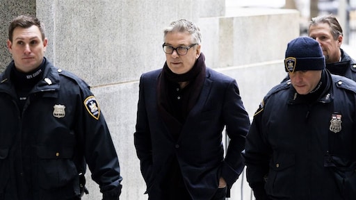 Familie Halyna Hutchins klaagt Alec Baldwin en producers Rust aan