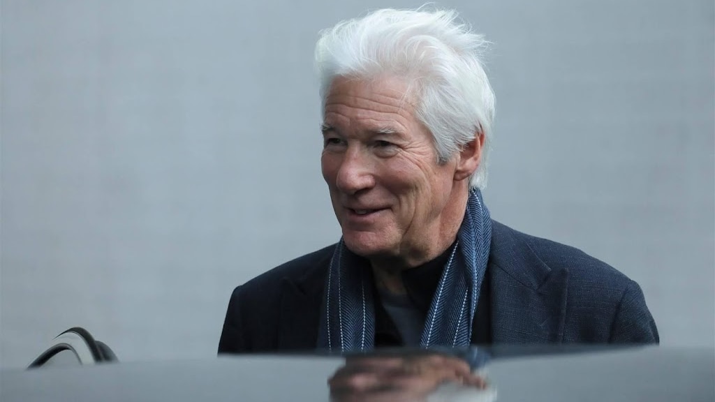 Acteur Richard Gere weer thuis na ziekenhuisopname