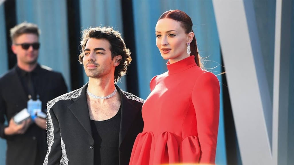 Joe Jonas en Sophie Turner na jaar officieel gescheiden