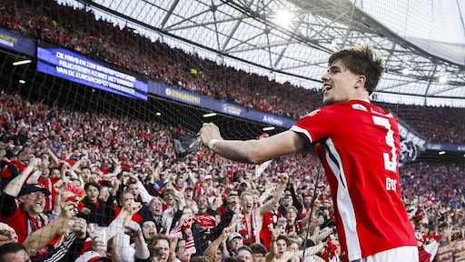 AZ overklast NEC en wint KNVB-beker voor vijfde keer