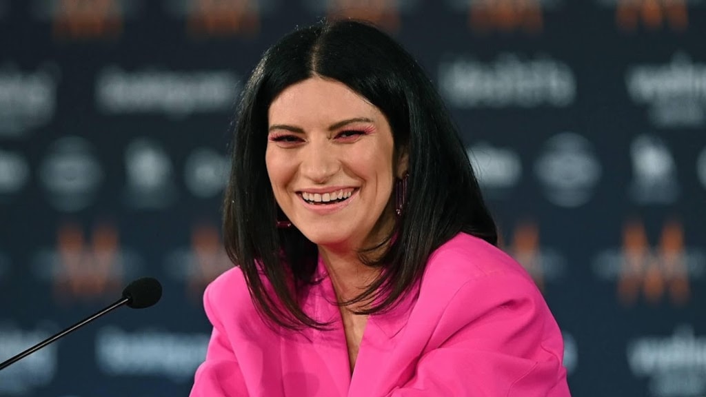 Laura Pausini test positief op corona na finale songfestival