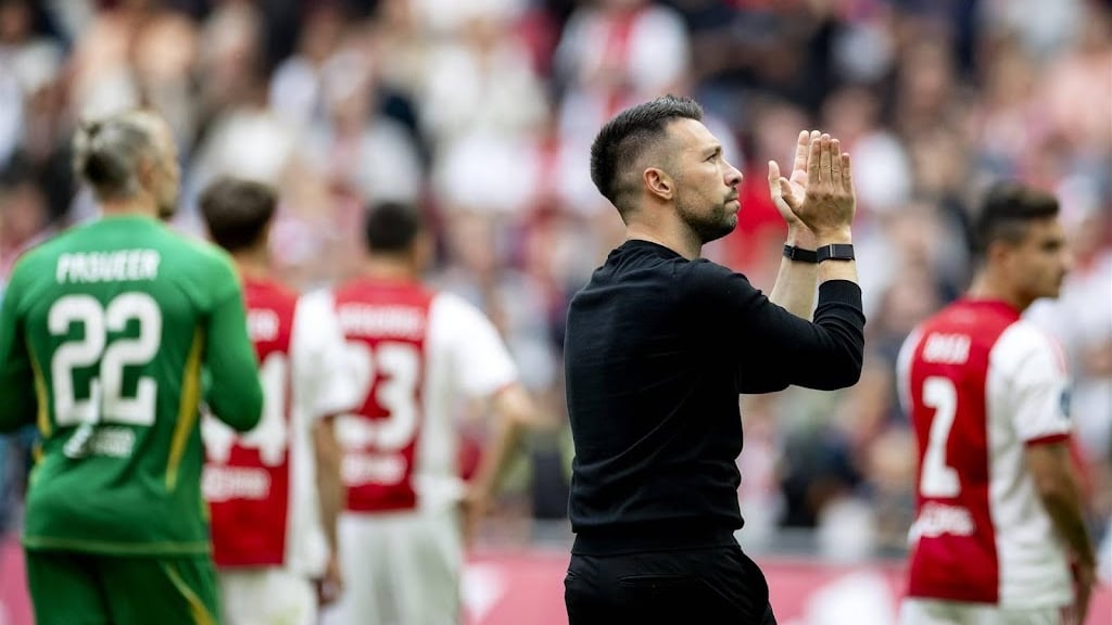 Farioli vertrekt bij Ajax na verschil van inzicht met directie