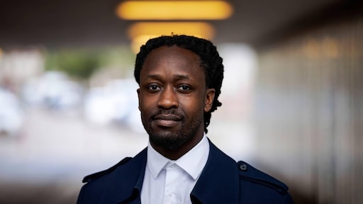 Akwasi lacht om boycot voetballers Veronica Inside