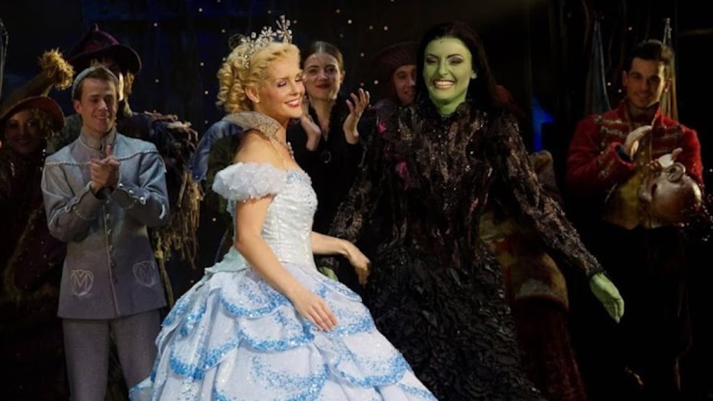 Chantal Janzen geniet van Wicked-reünie met Willemijn Verkaik