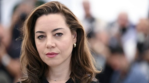 The White Lotus-actrice Aubrey Plaza 'worstelt dagelijks' met verdriet na verlies van man