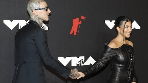 Peperdure verlovingsring Kourtney mede-ontworpen door Travis