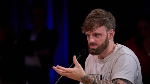 Tim Hofman doet aangifte tegen man die moordaanslag op hem wilde plegen