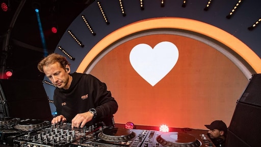 Prins Floris heeft contract getekend bij Spinnin' Records