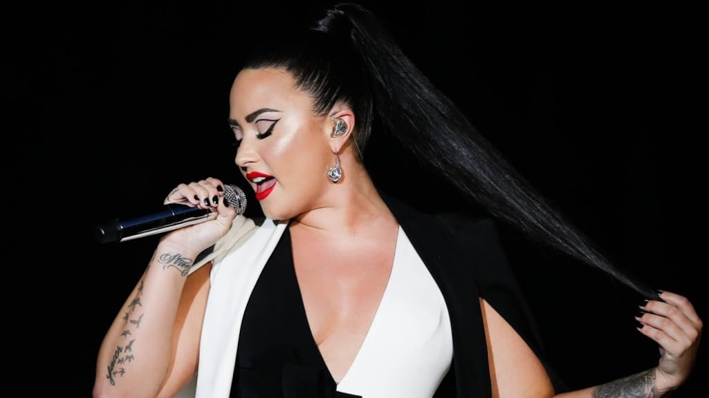 Demi Lovato gaat voor onherkenbaar met volledig nieuw kapsel