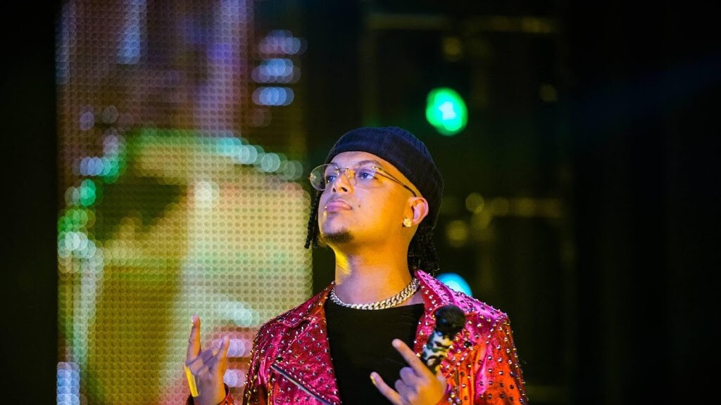 Ronnie Flex is vader geworden