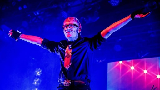 Joost Klein wint Popprijs 2023 met z'n liedjes 'over de chaos van jong zijn'