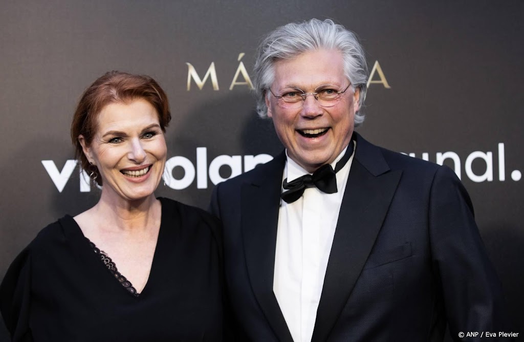 Roelof Hemmen krijgt nieuwe tattoo van een golf