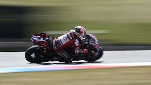 Motorcoureur Bagnaia wint sprintrace Grote Prijs van Hongarije
