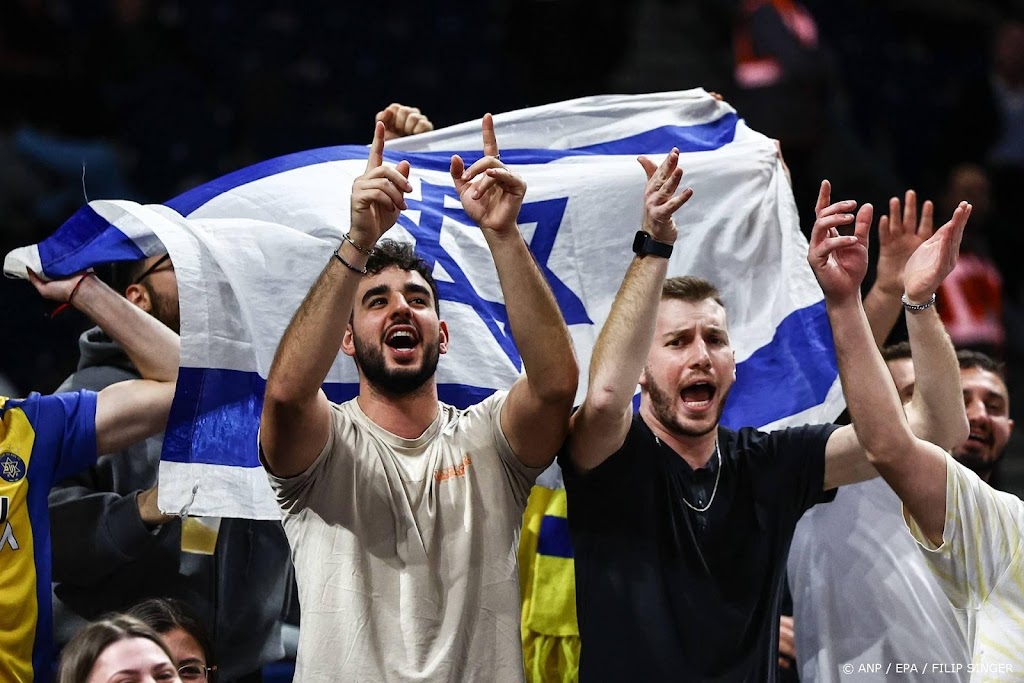 Derby in Tel Aviv afgelast om 'levensgevaarlijke' rellen Maccabi-fans