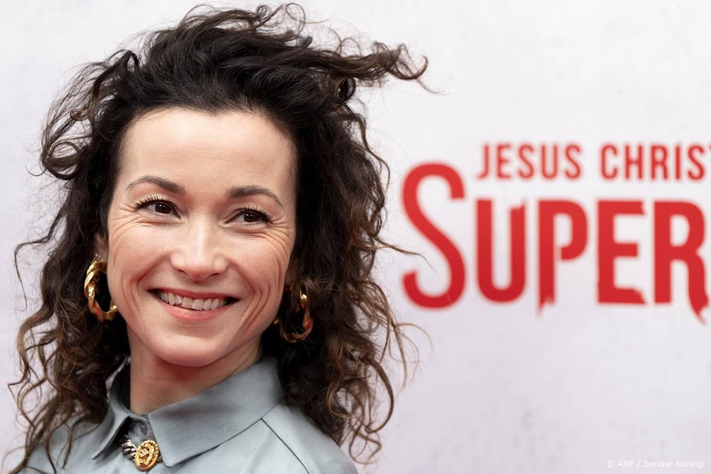 Birgit Schuurman en Gioia Parijs in griezelserie over smartphones