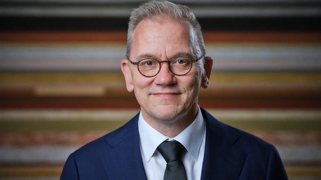 Omroepen en NPO 'overvallen' door plannen Eppo Bruins voor NTR